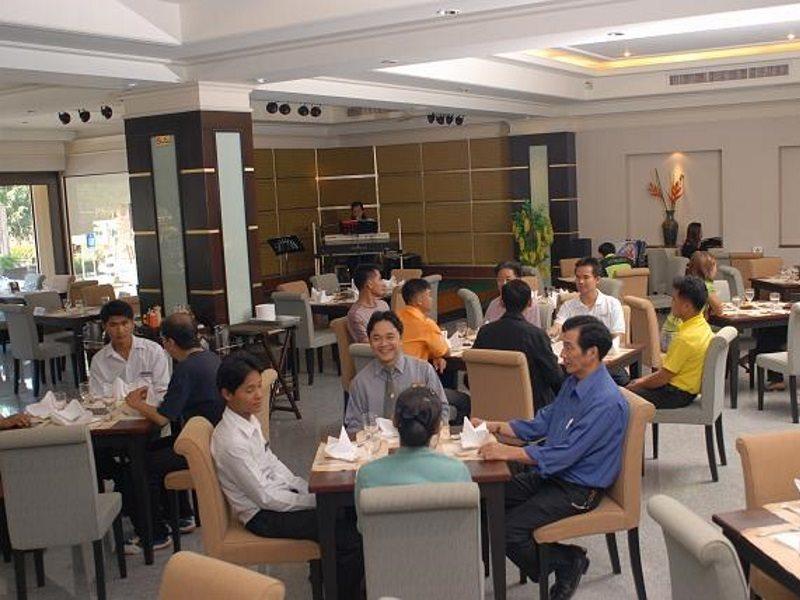 Chakungrao Riverview Hotel Kamphaeng Phet Exterior foto
